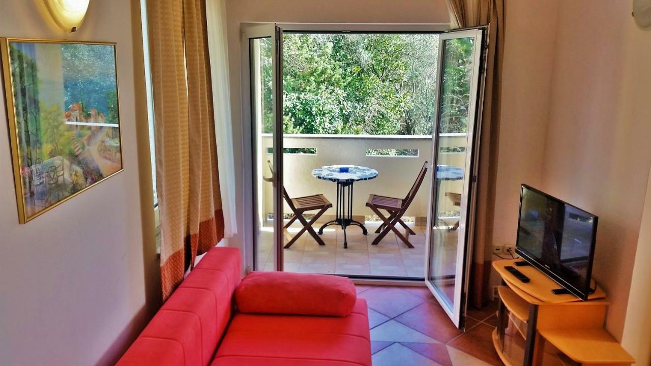 Villa Bionda Malinska Bagian luar foto